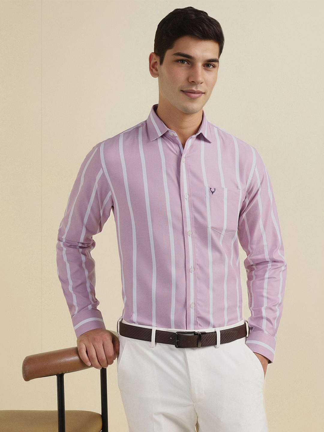 Allen Solly Men Slim Fit Spread Collar Vertical Striped Cotton Formal Shirt, Lavender
Allen Solly Men Slim Fit Spread Collar Vertical Striped Cotton Formal Shirt, Lavender