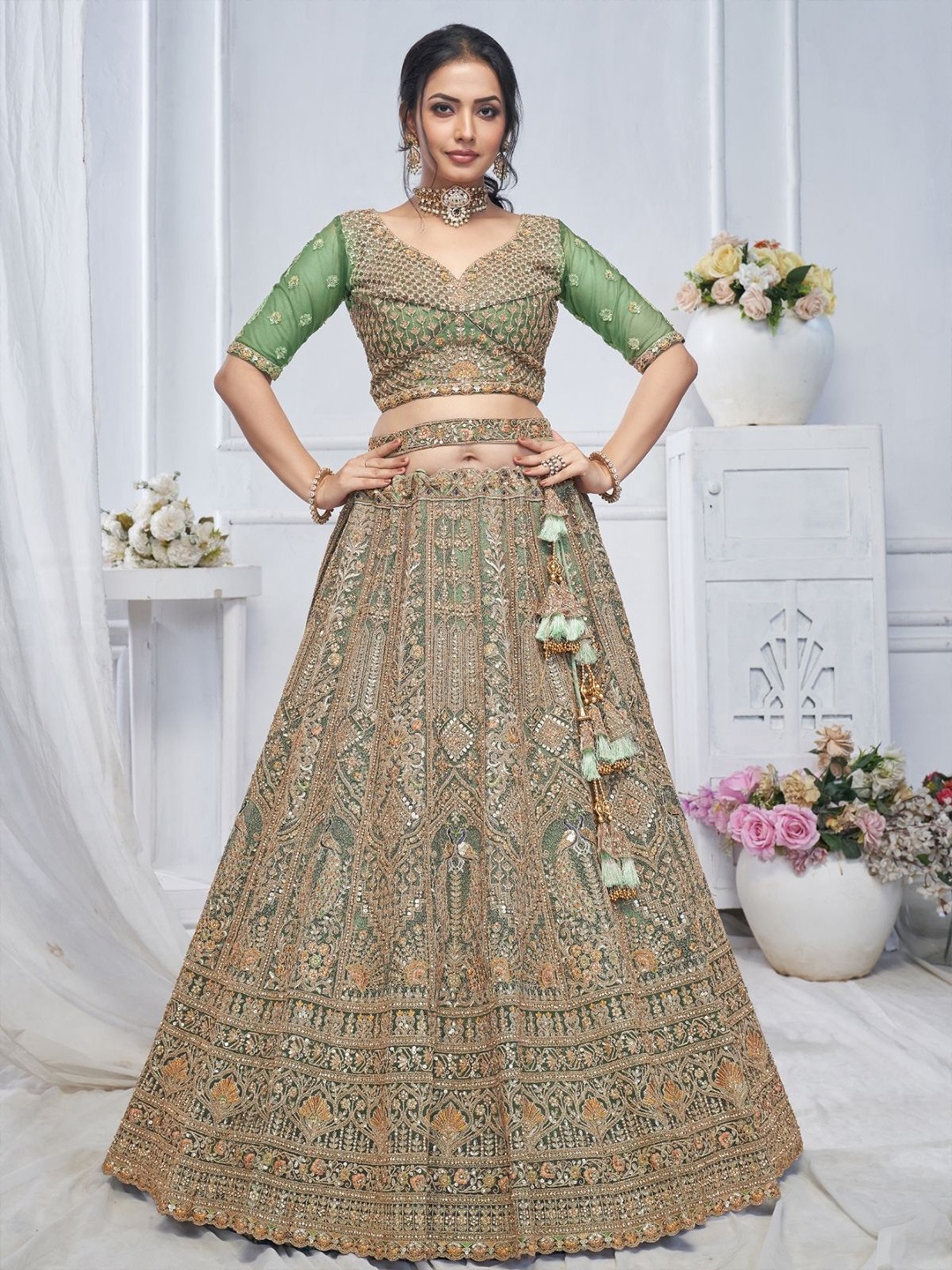 ODETTE Embroidered Sequinned Semi-Stitched Lehenga & Unstitched Blouse With Dupatta, Green
ODETTE Embroidered Sequinned Semi-Stitched Lehenga & Unstitched Blouse With Dupatta, Green