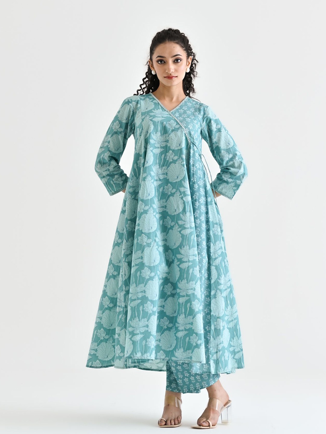 Rustorange Floral Printed Embroidered Neckline Pure Cotton Angarakha Tunic & Trouser, Blue
Rustorange Floral Printed Embroidered Neckline Pure Cotton Angarakha Tunic & Trouser, Blue