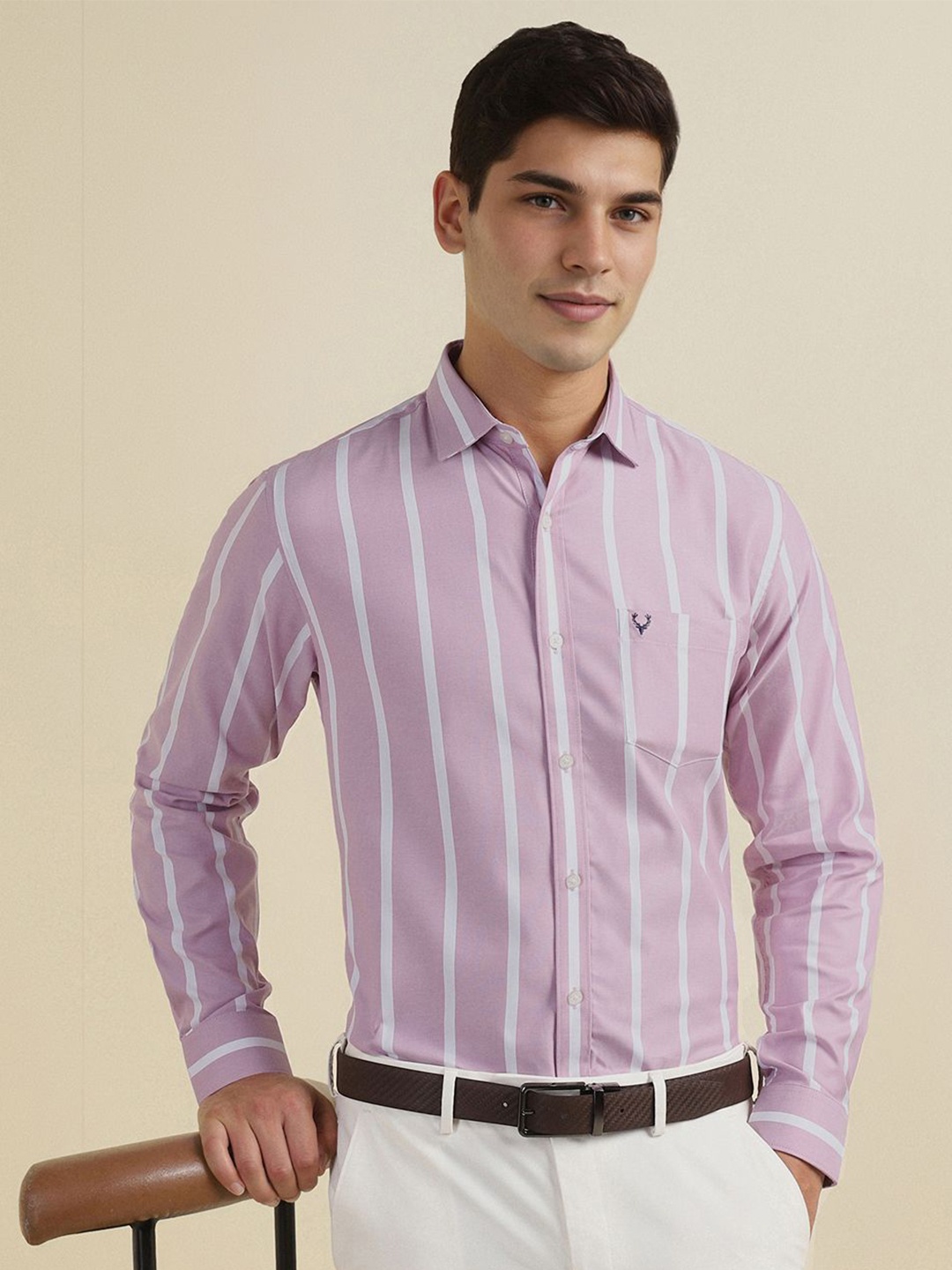 Allen Solly Men Slim Fit Spread Collar Vertical Striped Cotton Formal Shirt, Lavender
Allen Solly Men Slim Fit Spread Collar Vertical Striped Cotton Formal Shirt, Lavender