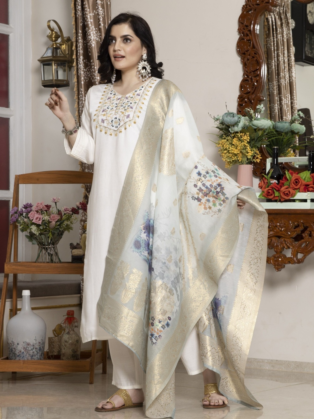 Glomee Women Floral Embroidered Regular Thread Work Raw Silk Kurta with Trousers & With Dupatta, Off white
Glomee Women Floral Embroidered Regular Thread Work Raw Silk Kurta with Trousers & With Dupatta, Off white