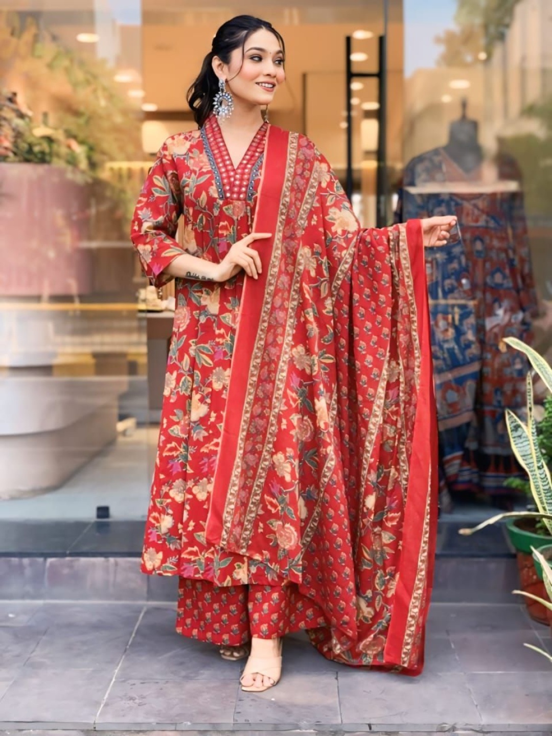 VASUPRADA Floral Printed Sequinned Pure Cotton A-Line Kurta With Palazzo & Dupatta, Maroon
VASUPRADA Floral Printed Sequinned Pure Cotton A-Line Kurta With Palazzo & Dupatta, Maroon