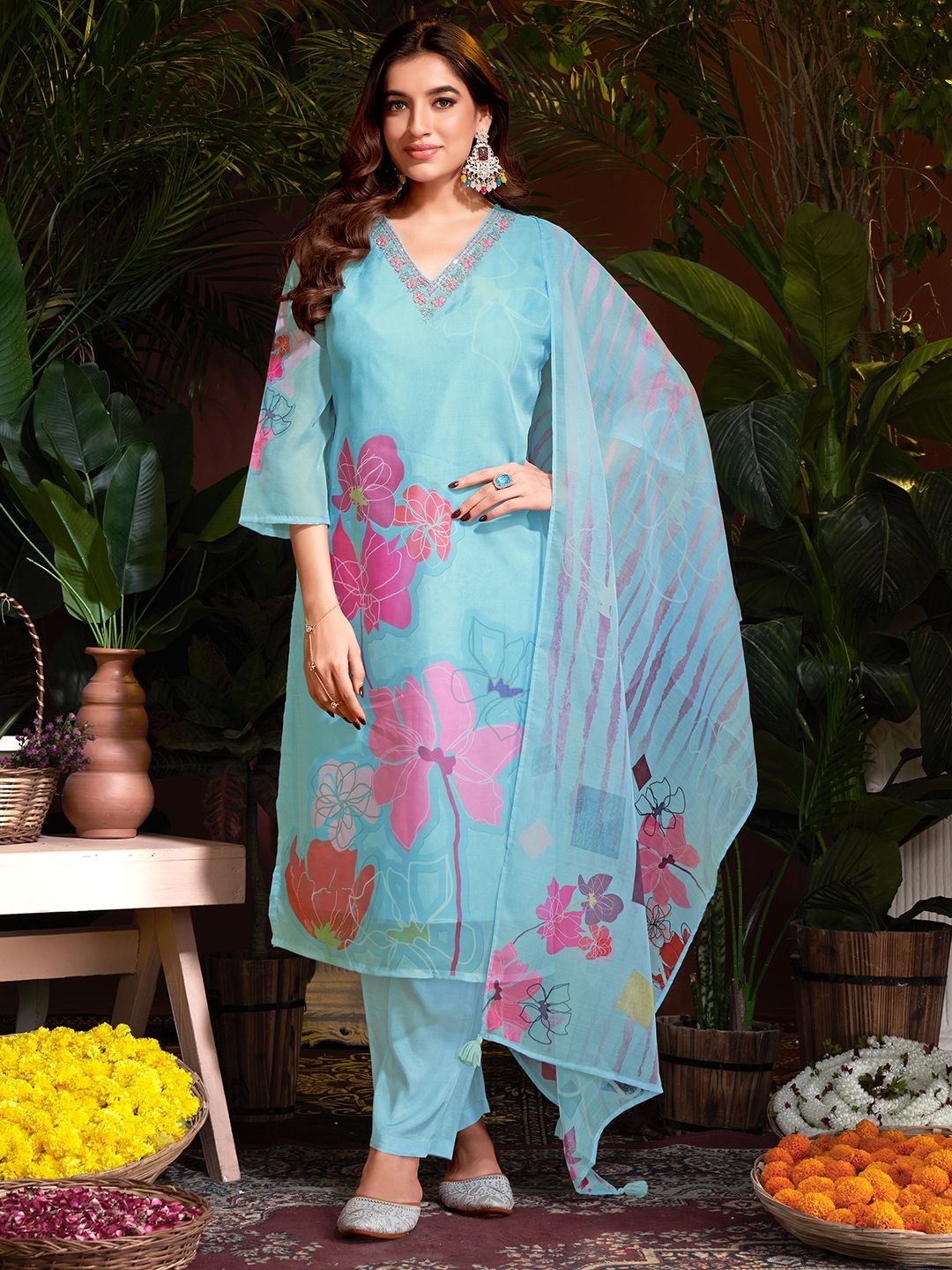 Krimmple Women Floral Printed Regular Thread Work Kurti with Pyjamas & With Dupatta, Turquoise blue
Krimmple Women Floral Printed Regular Thread Work Kurti with Pyjamas & With Dupatta, Turquoise blue
