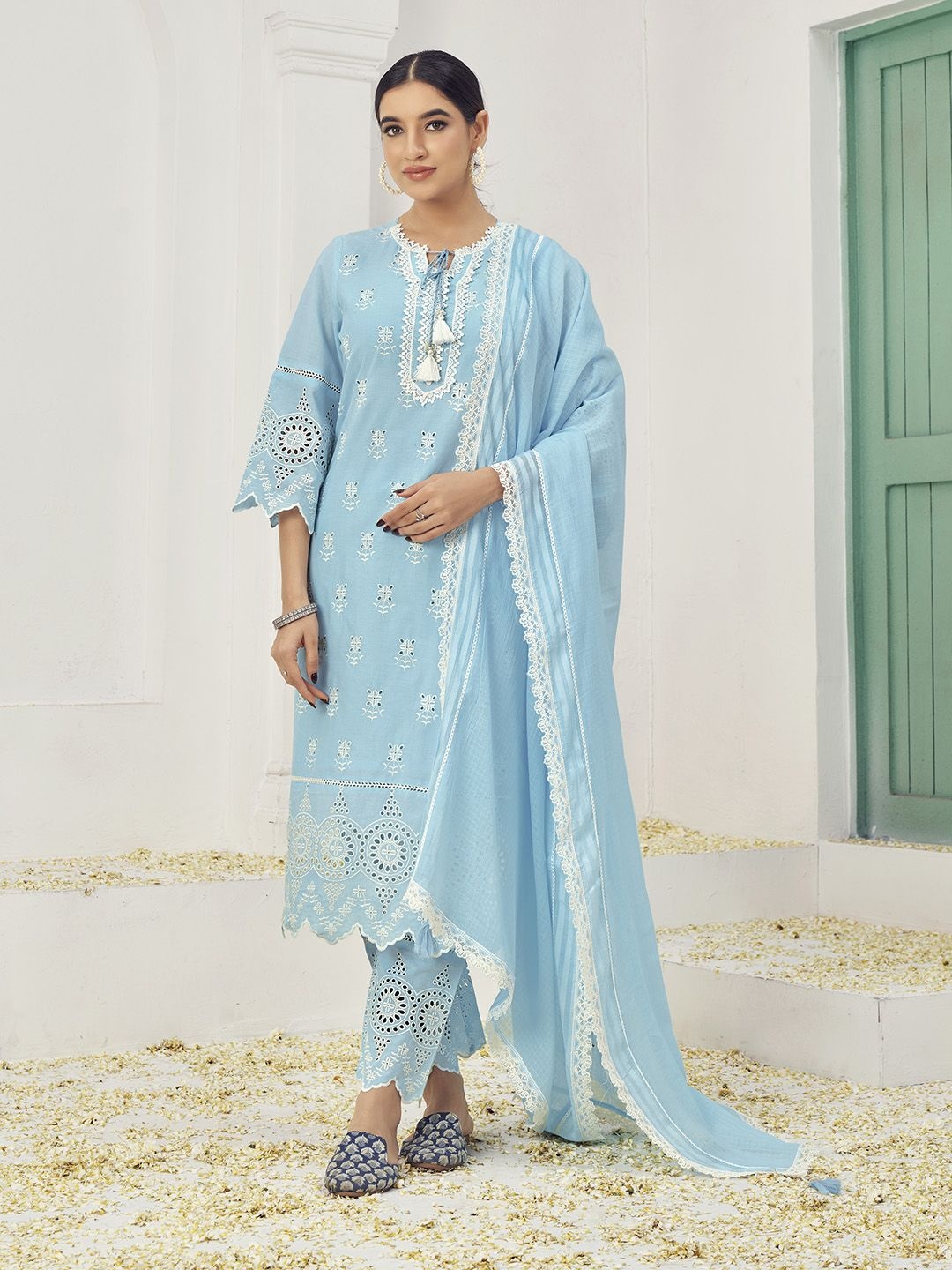 Krimmple Women Floral Embroidered Regular Thread Work Kurti with Pyjamas & With Dupatta, Turquoise blue
Krimmple Women Floral Embroidered Regular Thread Work Kurti with Pyjamas & With Dupatta, Turquoise blue