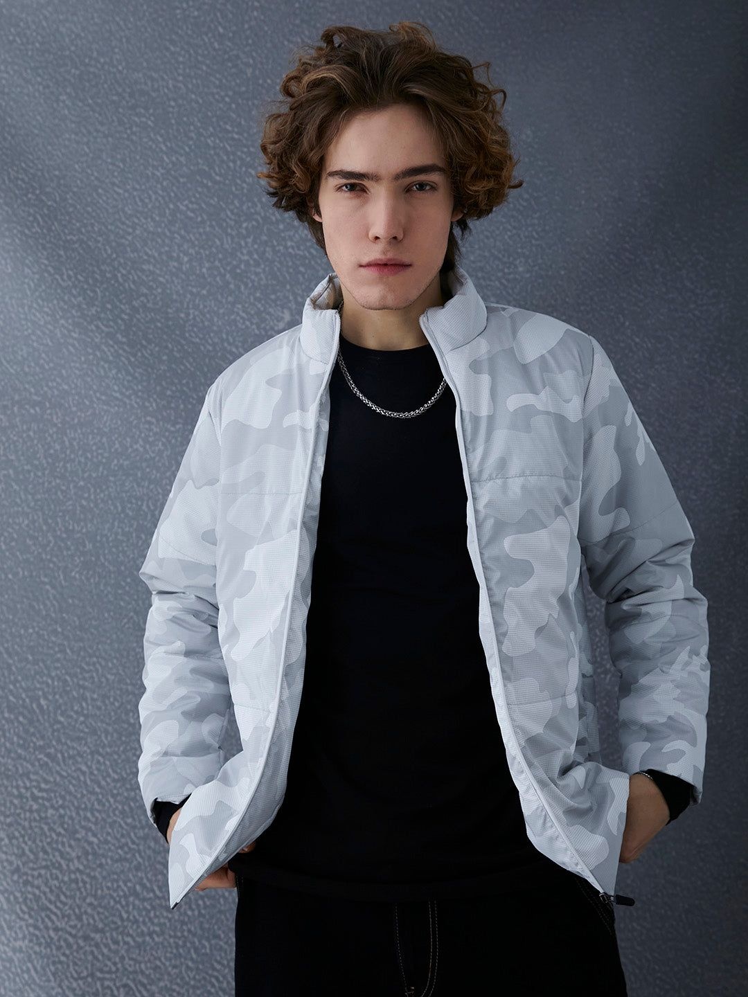 VOLTEDGE Men Mock Collar Camouflage Printed Cotton Casual Lightweight Padded Jacket, White
VOLTEDGE Men Mock Collar Camouflage Printed Cotton Casual Lightweight Padded Jacket, White