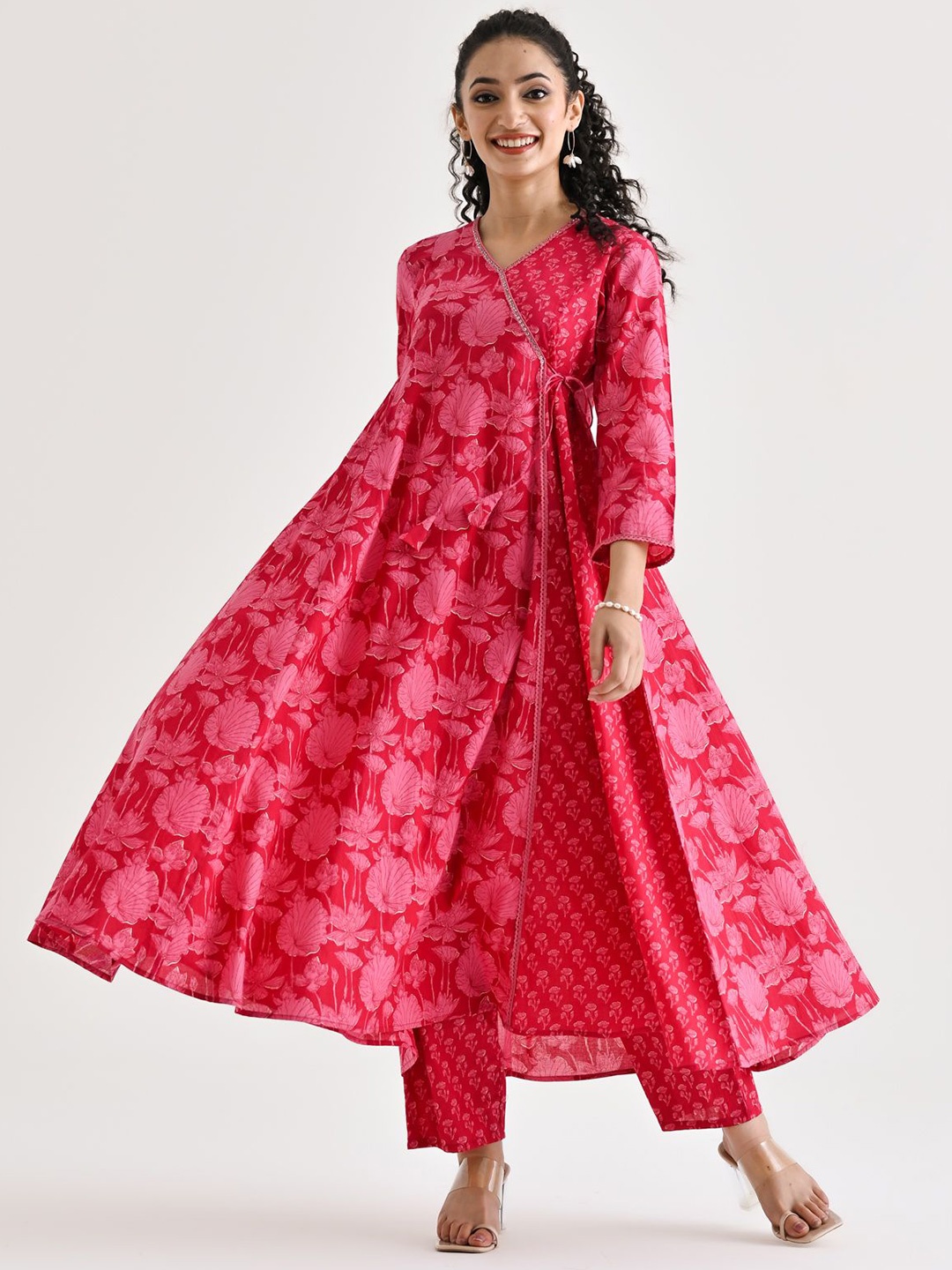Rustorange Floral Printed Sequinned V-Neck Pure Cotton Angarakha Anarkali Kurta & Trouser, Red
Rustorange Floral Printed Sequinned V-Neck Pure Cotton Angarakha Anarkali Kurta & Trouser, Red
