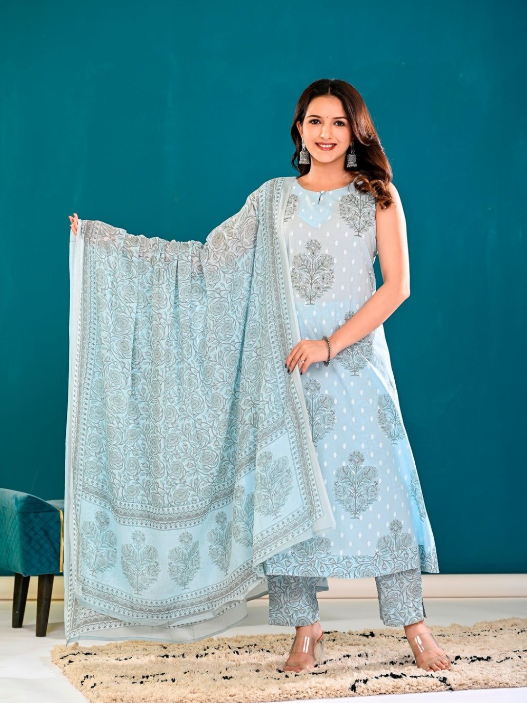 SINSINI Women Floral Printed Regular Pure Cotton Kurta with Trousers & With Dupatta, Blue
SINSINI Women Floral Printed Regular Pure Cotton Kurta with Trousers & With Dupatta, Blue
