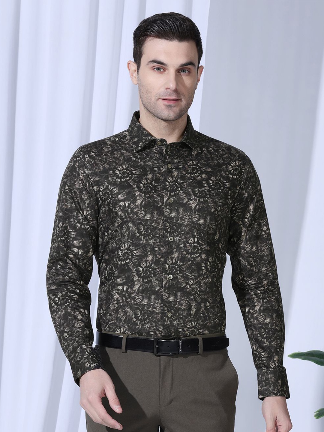 Blackberrys Men India Slim Fit Spread Collar Floral Printed Cotton Casual Shirt, Black
Blackberrys Men India Slim Fit Spread Collar Floral Printed Cotton Casual Shirt, Black