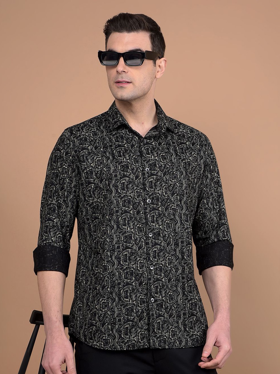 Crimsoune Club Men Classic Slim Fit Spread Collar Abstract Printed Cotton Casual Shirt, Black
Crimsoune Club Men Classic Slim Fit Spread Collar Abstract Printed Cotton Casual Shirt, Black