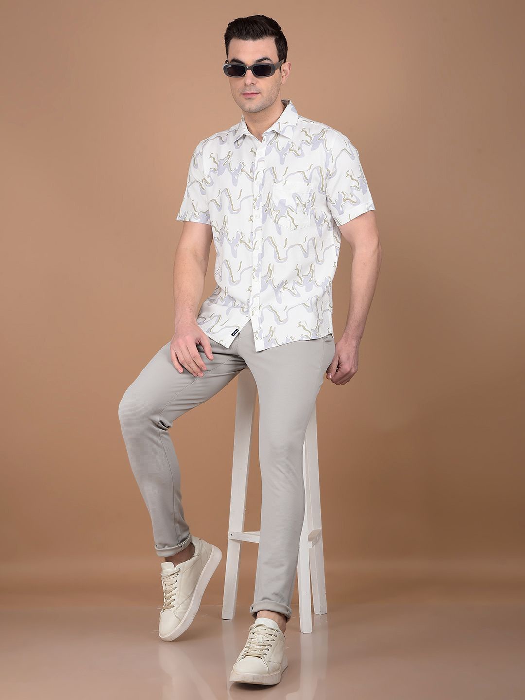 Crimsoune Club Men Classic Slim Fit Spread Collar Abstract Printed Cotton Casual Shirt, White
Crimsoune Club Men Classic Slim Fit Spread Collar Abstract Printed Cotton Casual Shirt, White
