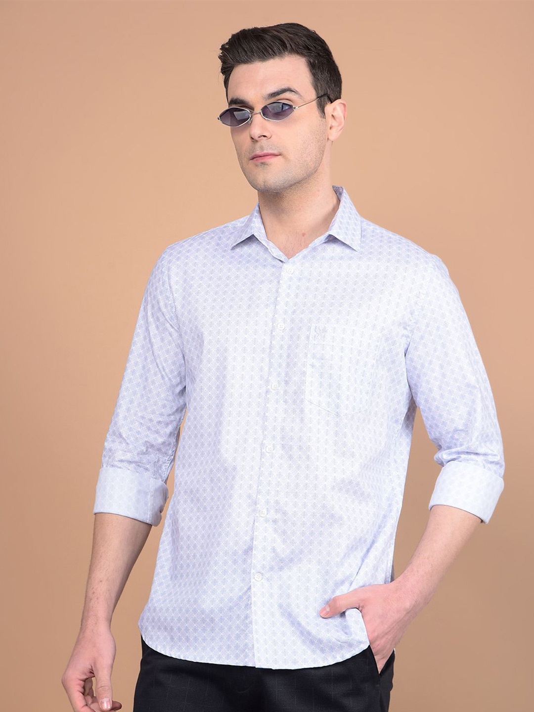 Crimsoune Club Men Classic Slim Fit Spread Collar Micro Ditsy Printed Cotton Casual Shirt, White
Crimsoune Club Men Classic Slim Fit Spread Collar Micro Ditsy Printed Cotton Casual Shirt, White