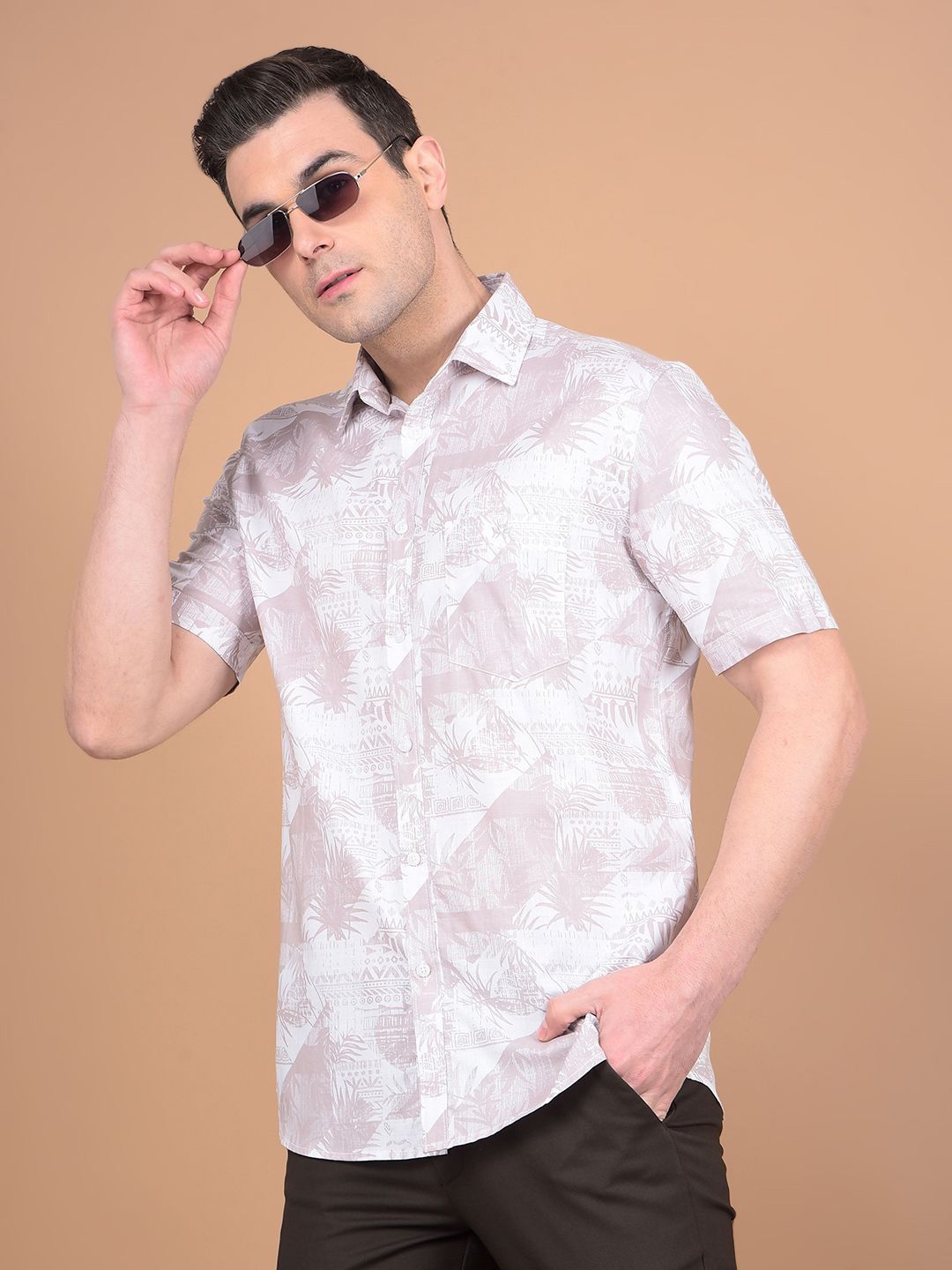 Crimsoune Club Men Classic Slim Fit Spread Collar Floral Printed Cotton Casual Shirt, Pink
Crimsoune Club Men Classic Slim Fit Spread Collar Floral Printed Cotton Casual Shirt, Pink