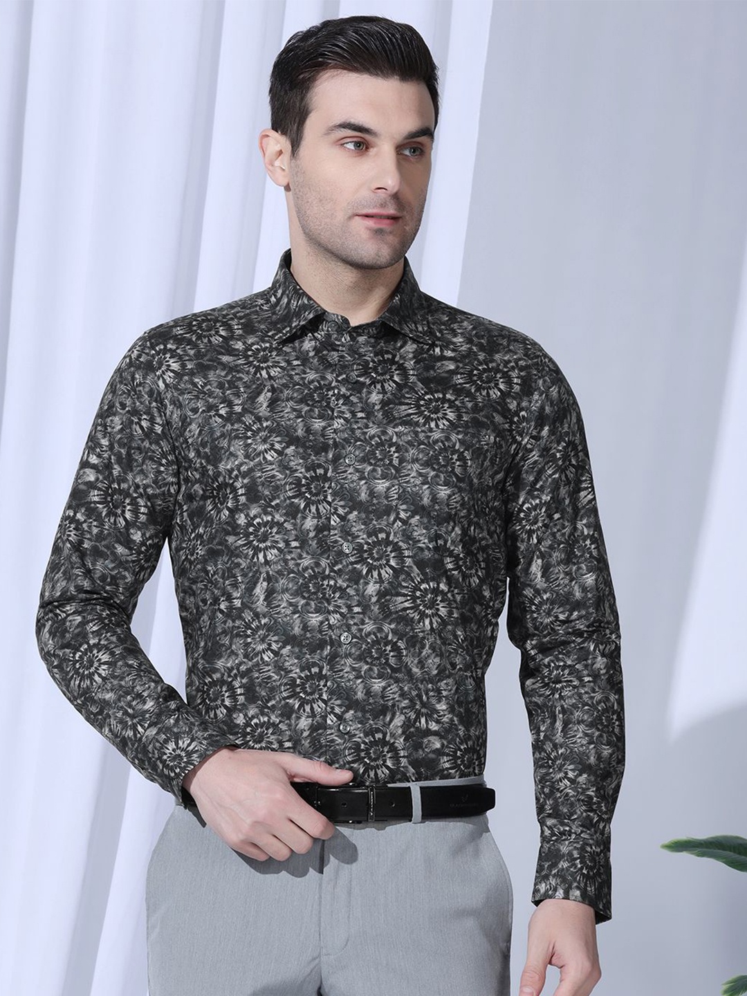 Blackberrys Men India Slim Fit Spread Collar Floral Printed Cotton Casual Shirt, Black
Blackberrys Men India Slim Fit Spread Collar Floral Printed Cotton Casual Shirt, Black