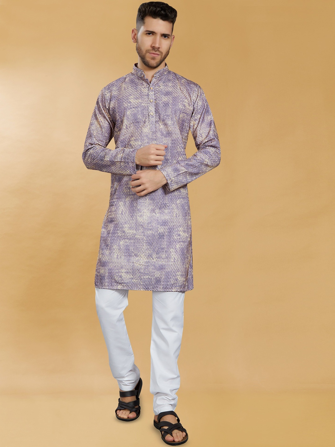 DIVISIVE Band Collar Geometric Embroidered Sequinned Slim Fit Straight Kurta, Purple
DIVISIVE Band Collar Geometric Embroidered Sequinned Slim Fit Straight Kurta, Purple