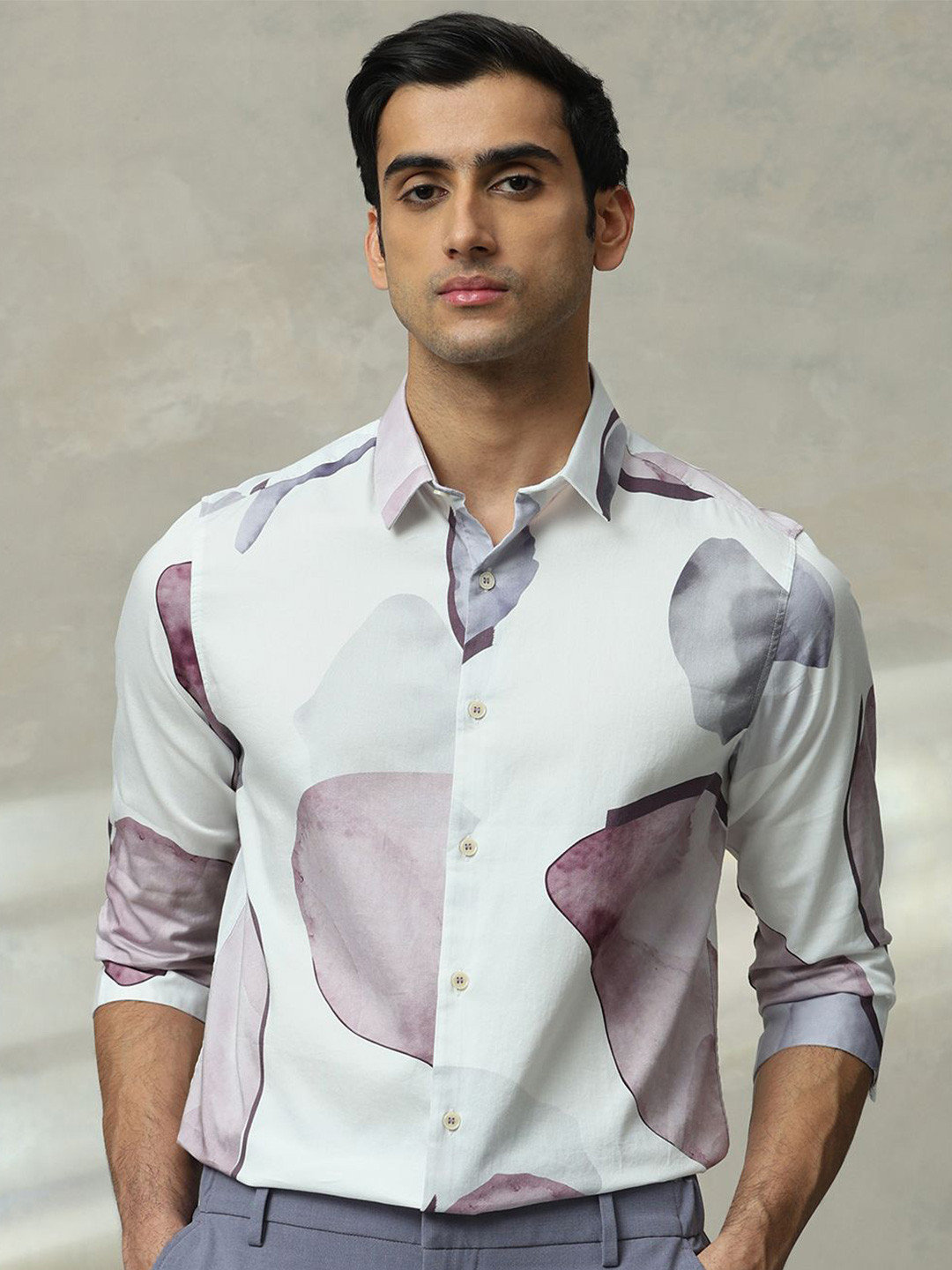 Mufti Men Slim Fit Spread Collar Abstract Printed Cotton Casual Shirt, Off white 
Mufti Men Slim Fit Spread Collar Abstract Printed Cotton Casual Shirt, Off white