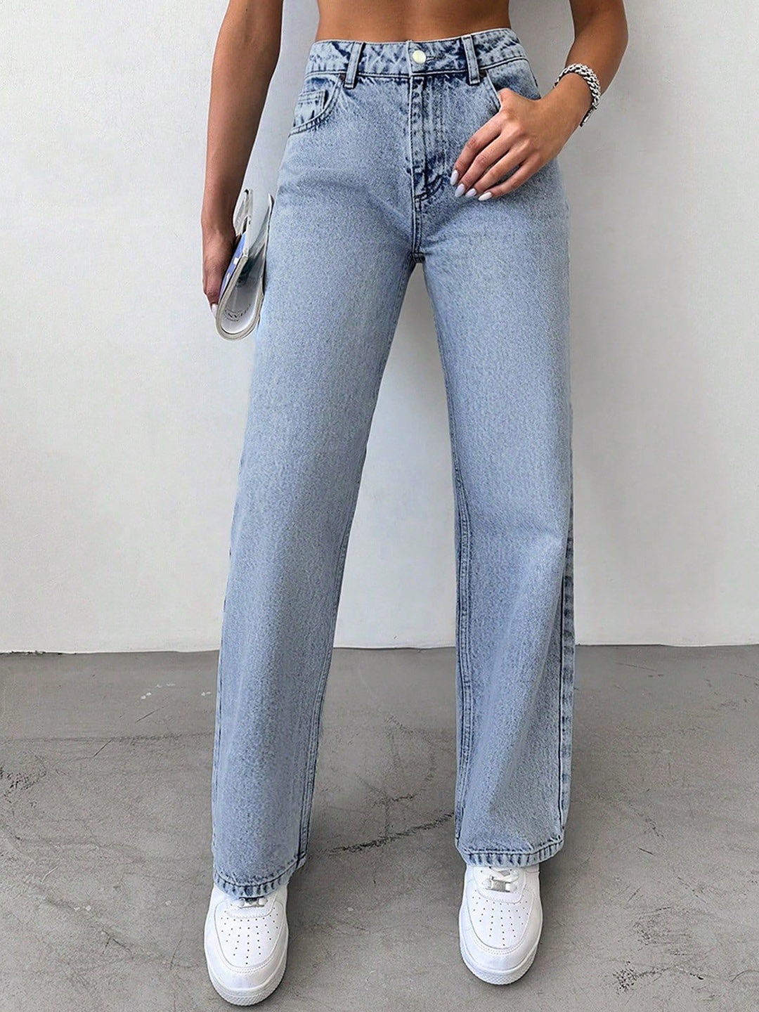 Glossia Women Comfort Straight Fit High-Rise Light Fade Acid Wash Stretchable Jeans, Blue
Glossia Women Comfort Straight Fit High-Rise Light Fade Acid Wash Stretchable Jeans, Blue