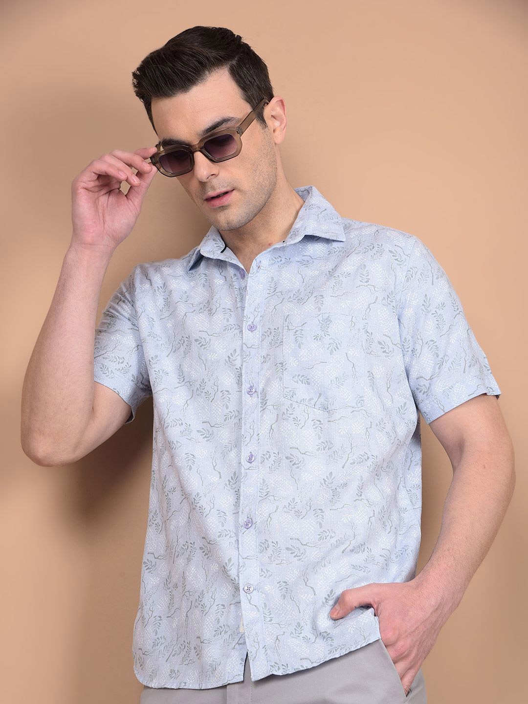 Crimsoune Club Men Classic Slim Fit Spread Collar Floral Printed Cotton Casual Shirt, Blue
Crimsoune Club Men Classic Slim Fit Spread Collar Floral Printed Cotton Casual Shirt, Blue