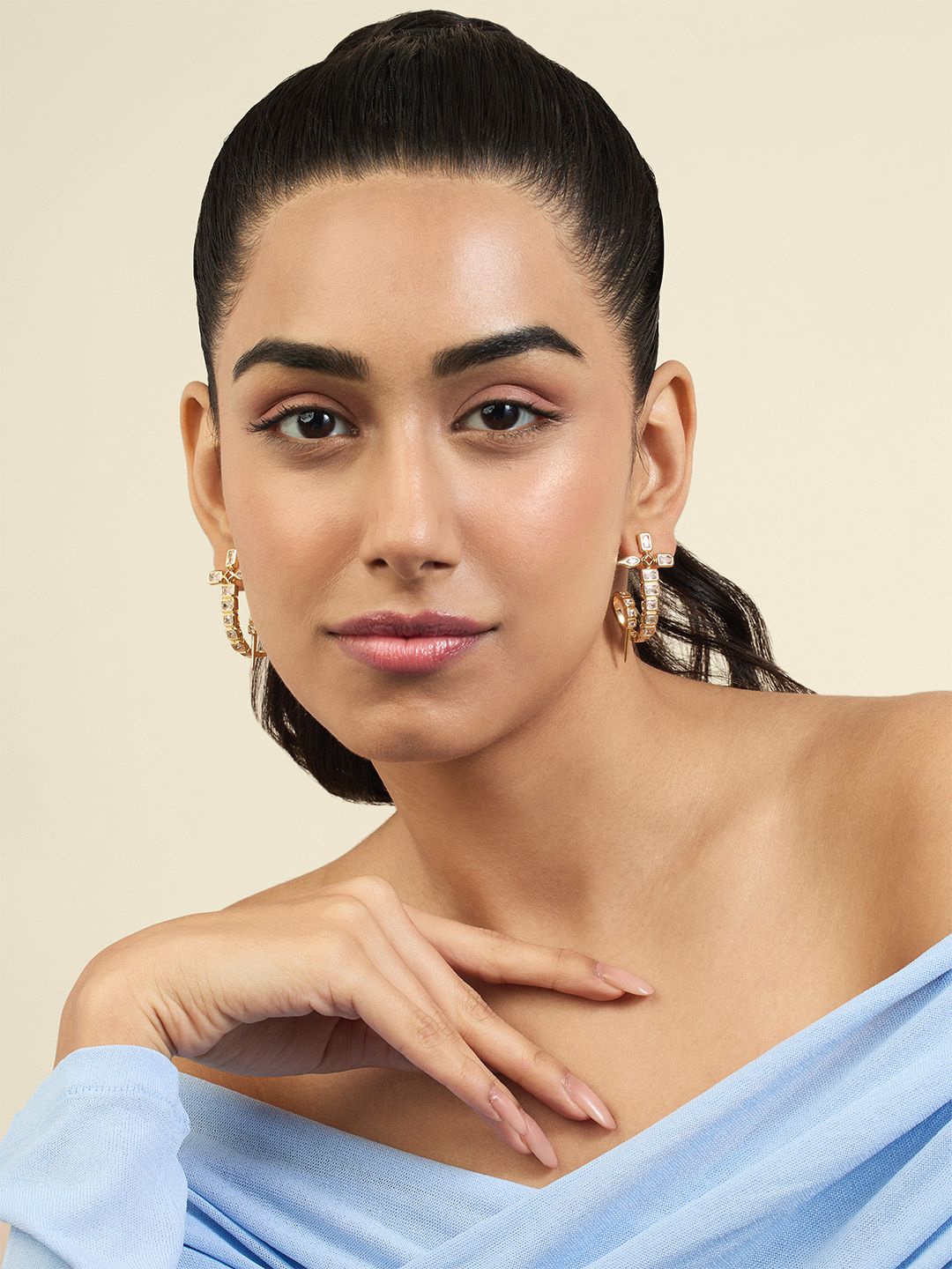 Isharya 18KT Gold Plated CZ-Studded Contemporary Tennis Twisted Sword Hoop Earrings
Isharya 18KT Gold Plated CZ-Studded Contemporary Tennis Twisted Sword Hoop Earrings