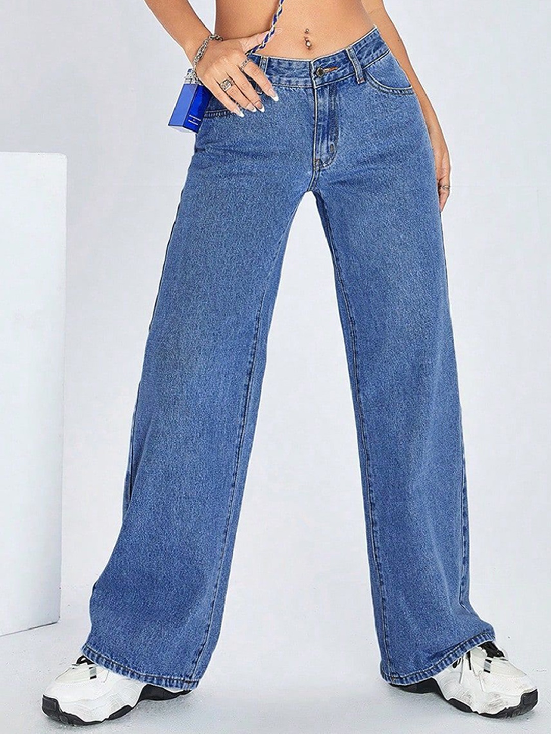 Glossia Women Comfort Straight Fit High-Rise Light Fade Acid Wash Stretchable Jeans, Blue
Glossia Women Comfort Straight Fit High-Rise Light Fade Acid Wash Stretchable Jeans, Blue