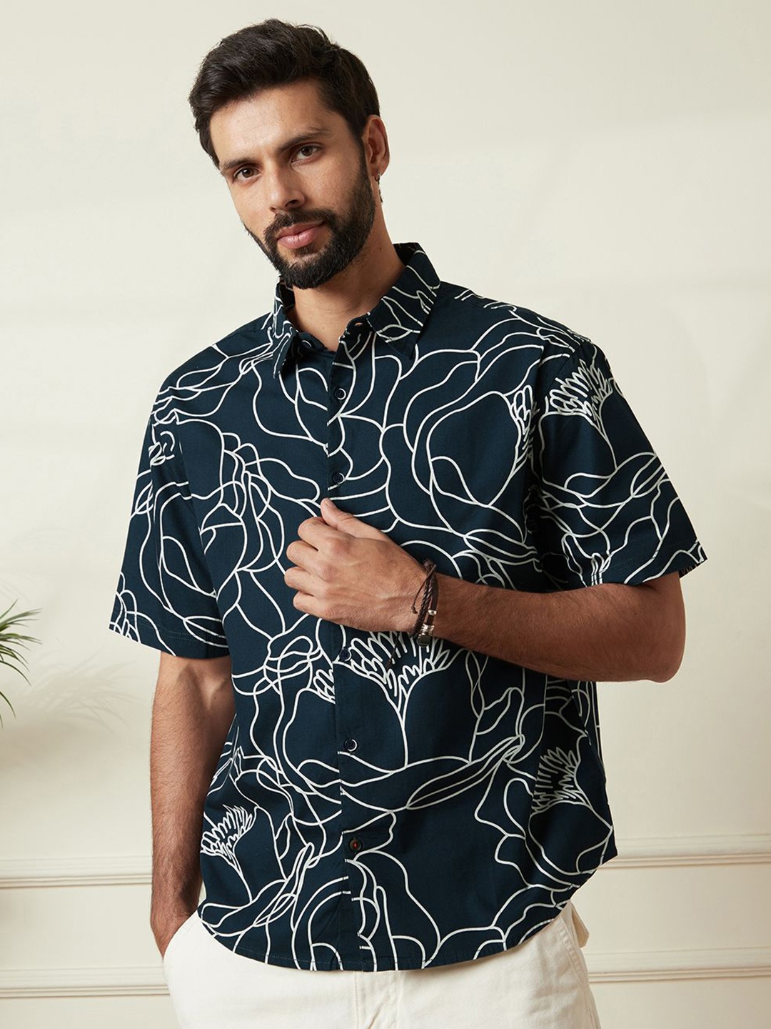 WROGN Men Comfort Relaxed Fit Spread Collar Floral Printed Cotton Casual Shirt, Black
WROGN Men Comfort Relaxed Fit Spread Collar Floral Printed Cotton Casual Shirt, Black