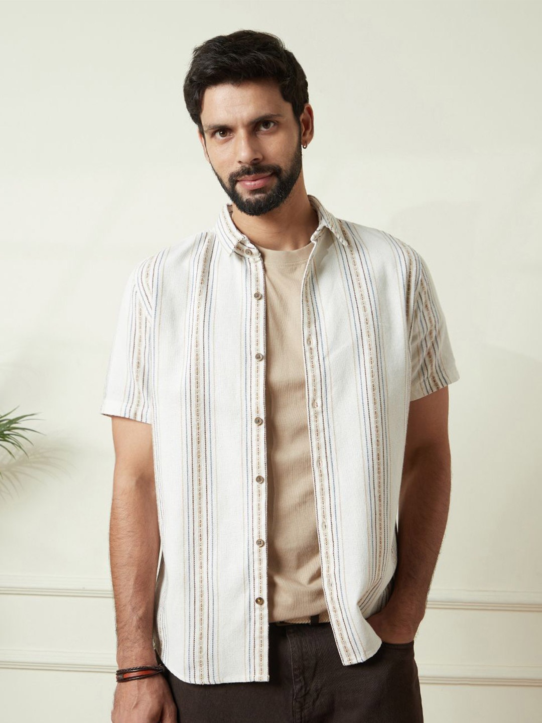 WROGN Men Comfort Slim Fit Spread Collar Vertical Striped Cotton Casual Shirt, Off white
WROGN Men Comfort Slim Fit Spread Collar Vertical Striped Cotton Casual Shirt, Off white