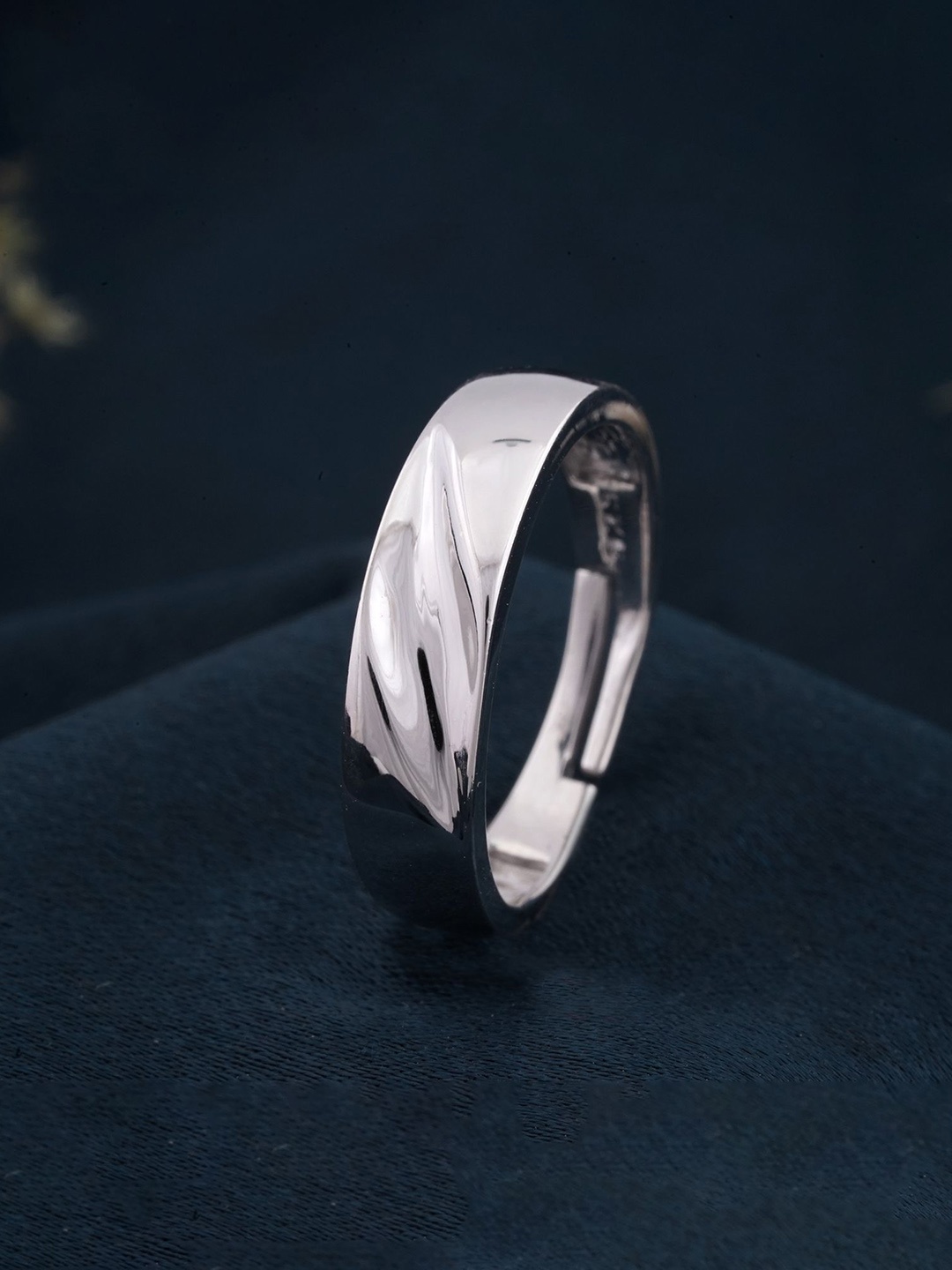 Zalkari Men 925 Sterling Sliver Rhodium Plated Sparkling Love Band Finger Ring, Silver
Zalkari Men 925 Sterling Sliver Rhodium Plated Sparkling Love Band Finger Ring, Silver