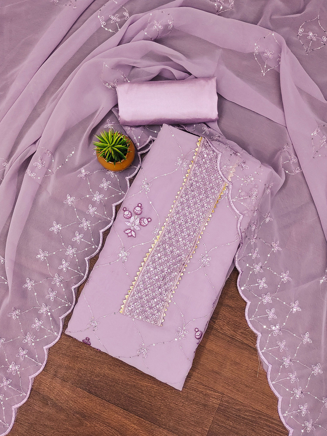 HERE&NOW Floral Embroidered Gotta Patti Georgette Unstitched Dress Material, Lavender
HERE&NOW Floral Embroidered Gotta Patti Georgette Unstitched Dress Material, Lavender