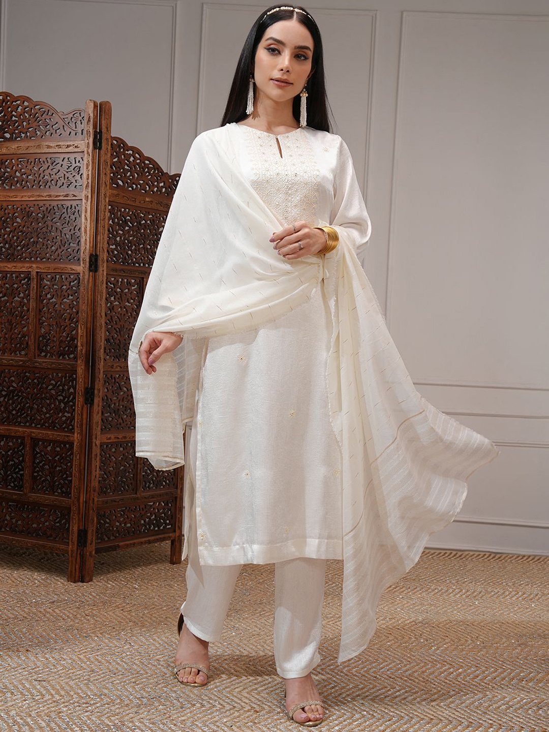 Vishudh Women Embroidered Straight Kurta With Regular Pants & Organza Dupatta, White
Vishudh Women Embroidered Straight Kurta With Regular Pants & Organza Dupatta, White