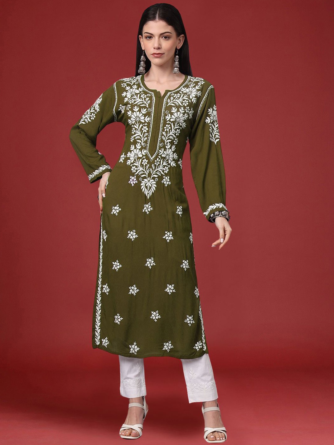 PARAMOUNT CHIKAN Floral Embroidered Notch Neck Chikankari Modal Straight Kurta, Olive
PARAMOUNT CHIKAN Floral Embroidered Notch Neck Chikankari Modal Straight Kurta, Olive