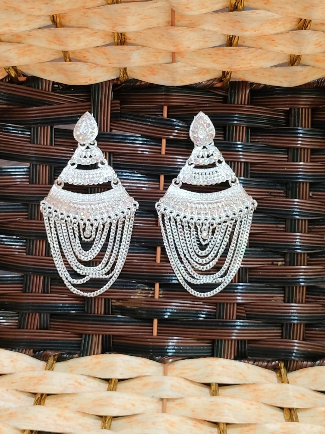 JMBW INTERNATIONAL Silver-Plated Artificial Stoned Studded Contemporary Drop Earrings
JMBW INTERNATIONAL Silver-Plated Artificial Stoned Studded Contemporary Drop Earrings