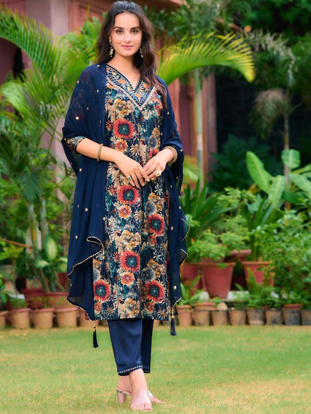 KALINI Floral Printed Mirror Work V Neck Chanderi Cotton Kurta With Trousers And Dupatta, Navy blue
KALINI Floral Printed Mirror Work V Neck Chanderi Cotton Kurta With Trousers And Dupatta, Navy blue