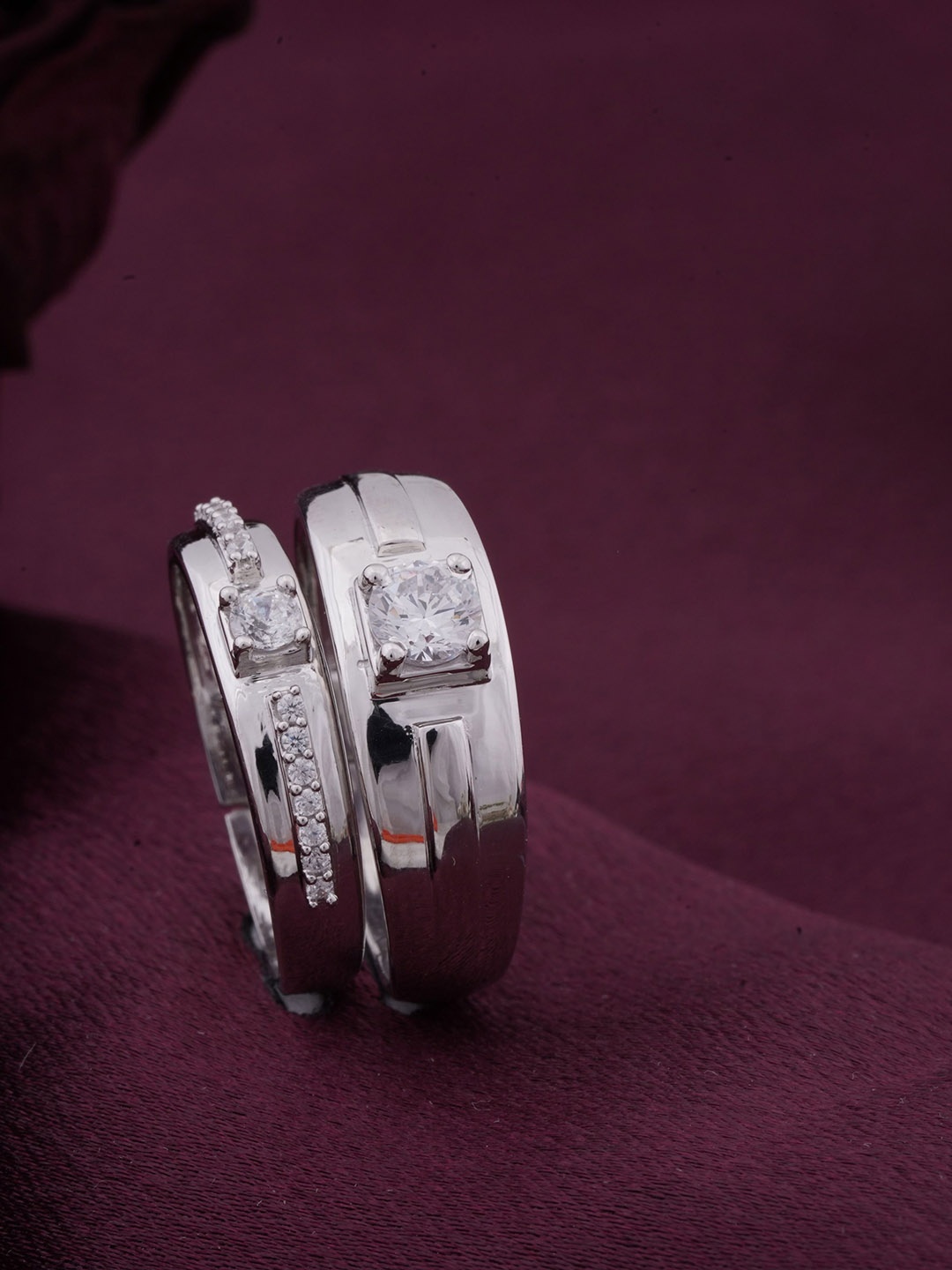 Zalkari Set Of 2 925 Sterling Silver Rhodium-Plated CZ-Studded Couple Bands Finger Rings
Zalkari Set Of 2 925 Sterling Silver Rhodium-Plated CZ-Studded Couple Bands Finger Rings