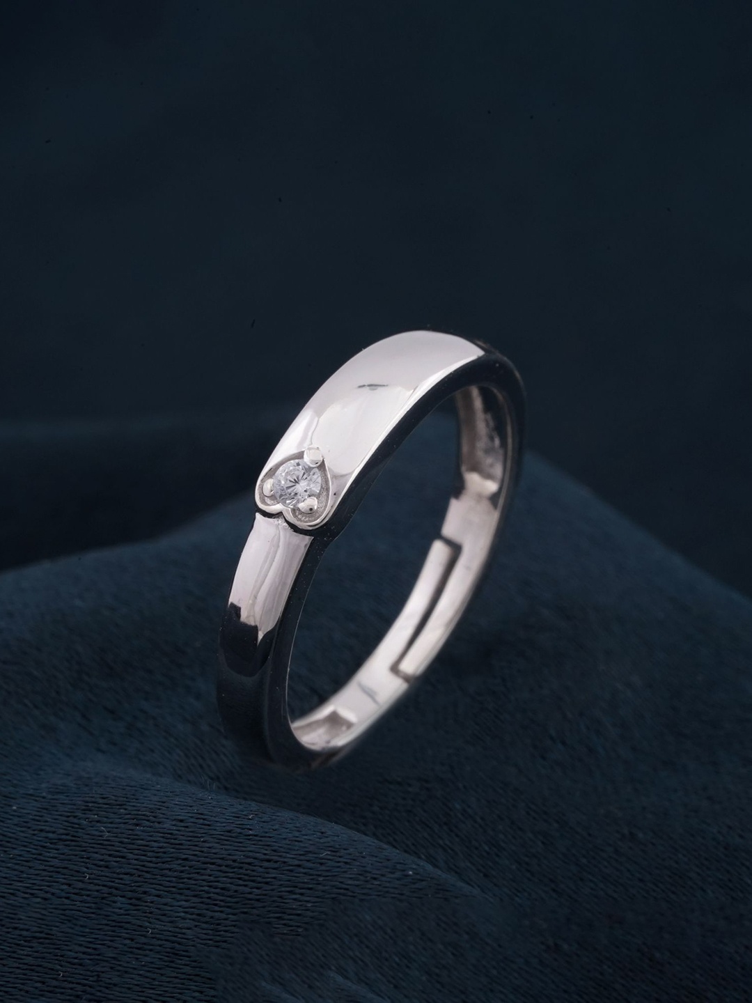 Zalkari Love 925 Sterling Silver Rhodium-Plated CZ Stone Studded Adjustable Finger Ring
Zalkari Love 925 Sterling Silver Rhodium-Plated CZ Stone Studded Adjustable Finger Ring