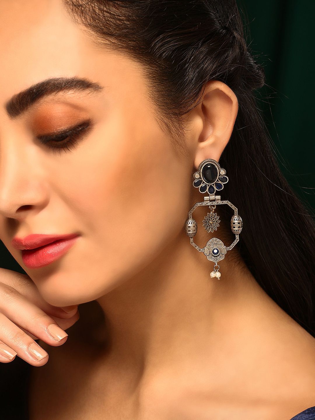 Priyaasi Silver-Plated Contemporary Stone Studded & Beaded Oxidised Kemp Drop Earrings
Priyaasi Silver-Plated Contemporary Stone Studded & Beaded Oxidised Kemp Drop Earrings