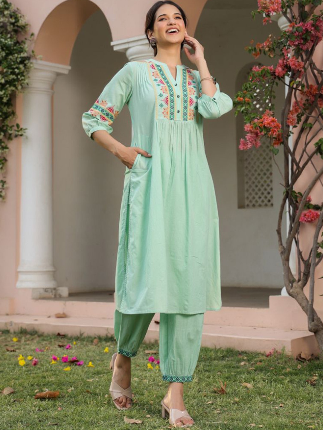 SAVI Floral Embroidered Mandarin Collar Thread Work Pure Cotton Kurta With Salwar, Green
SAVI Floral Embroidered Mandarin Collar Thread Work Pure Cotton Kurta With Salwar, Green