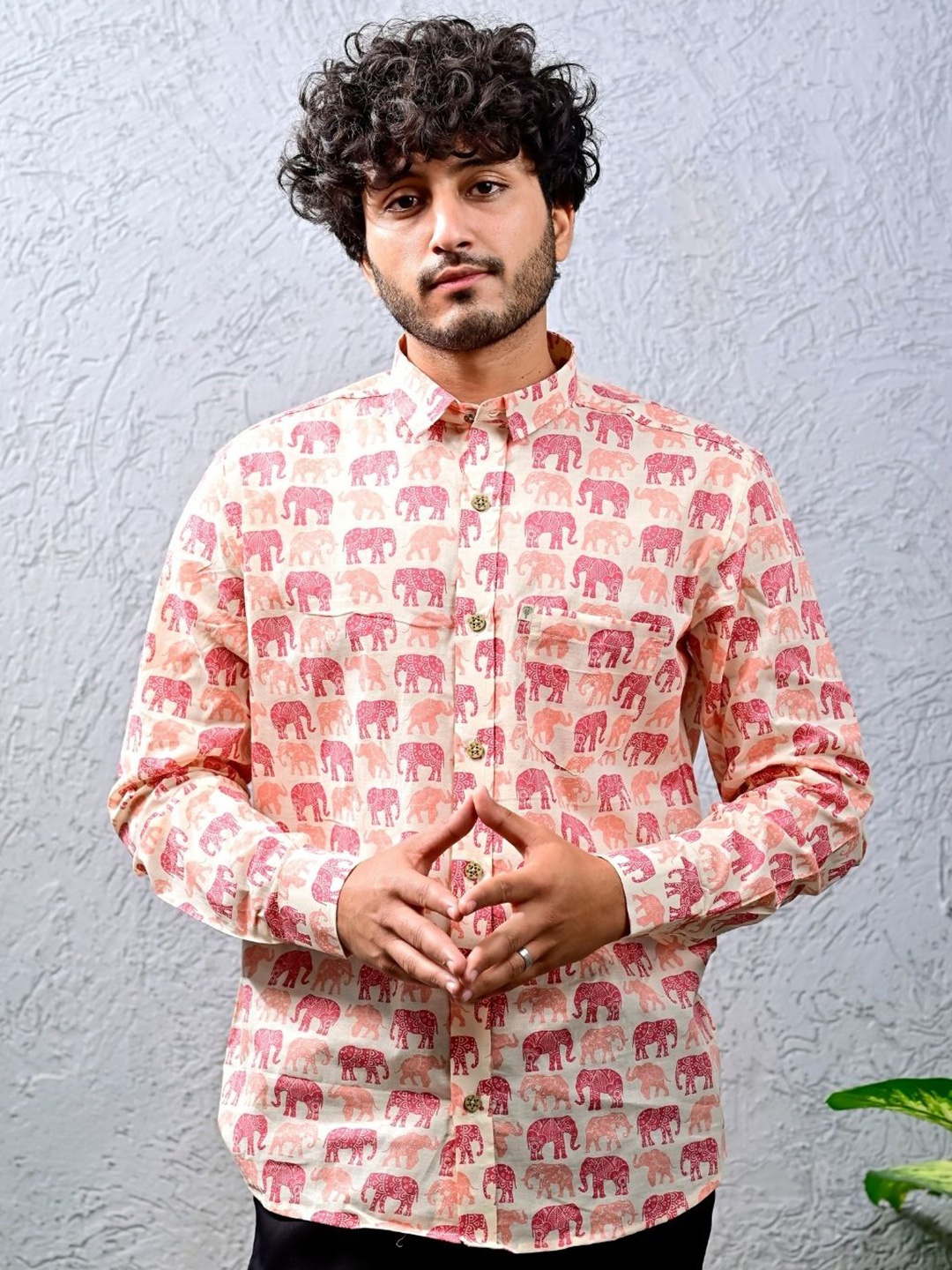 Hues Fab Men Classic Fit Spread Collar Conversational Printed Cotton Casual Shirt, Off white
Hues Fab Men Classic Fit Spread Collar Conversational Printed Cotton Casual Shirt, Off white