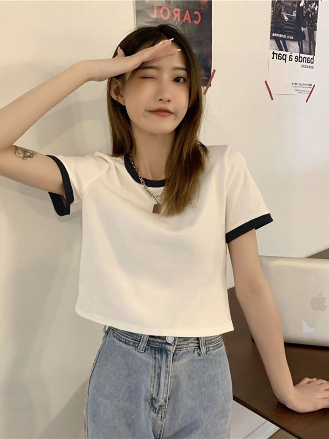 DressBerry Women V-Neck Extended Sleeves Pockets T-shirt, White
DressBerry Women V-Neck Extended Sleeves Pockets T-shirt, White