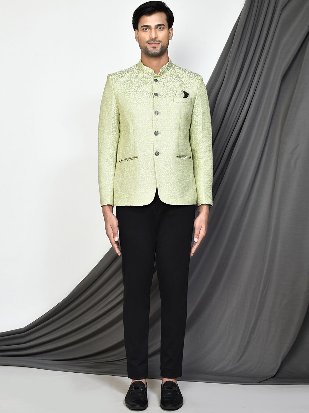Aryavir Malhotra Floral Jacquard Brocade Pure Silk Single-Breasted Bandhgala Blazers, Green
Aryavir Malhotra Floral Jacquard Brocade Pure Silk Single-Breasted Bandhgala Blazers, Green