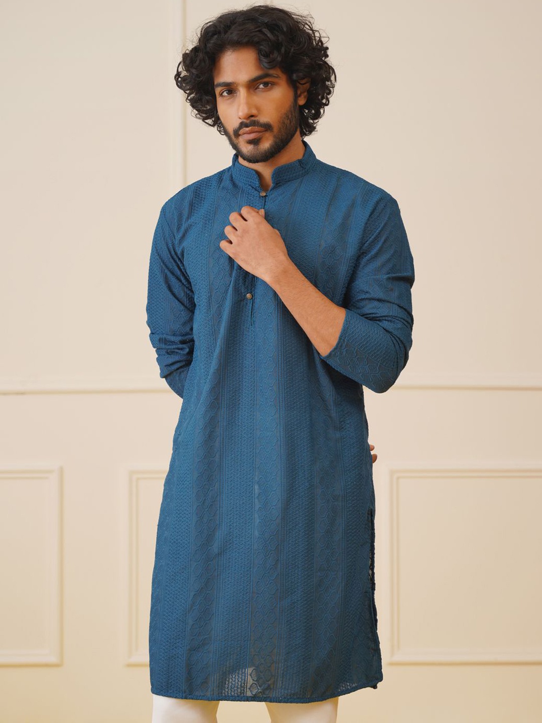 Jompers Men Embroidered Regular Chikankari Pure Cotton Kurta with Pyjamas, Teal
Jompers Men Embroidered Regular Chikankari Pure Cotton Kurta with Pyjamas, Teal