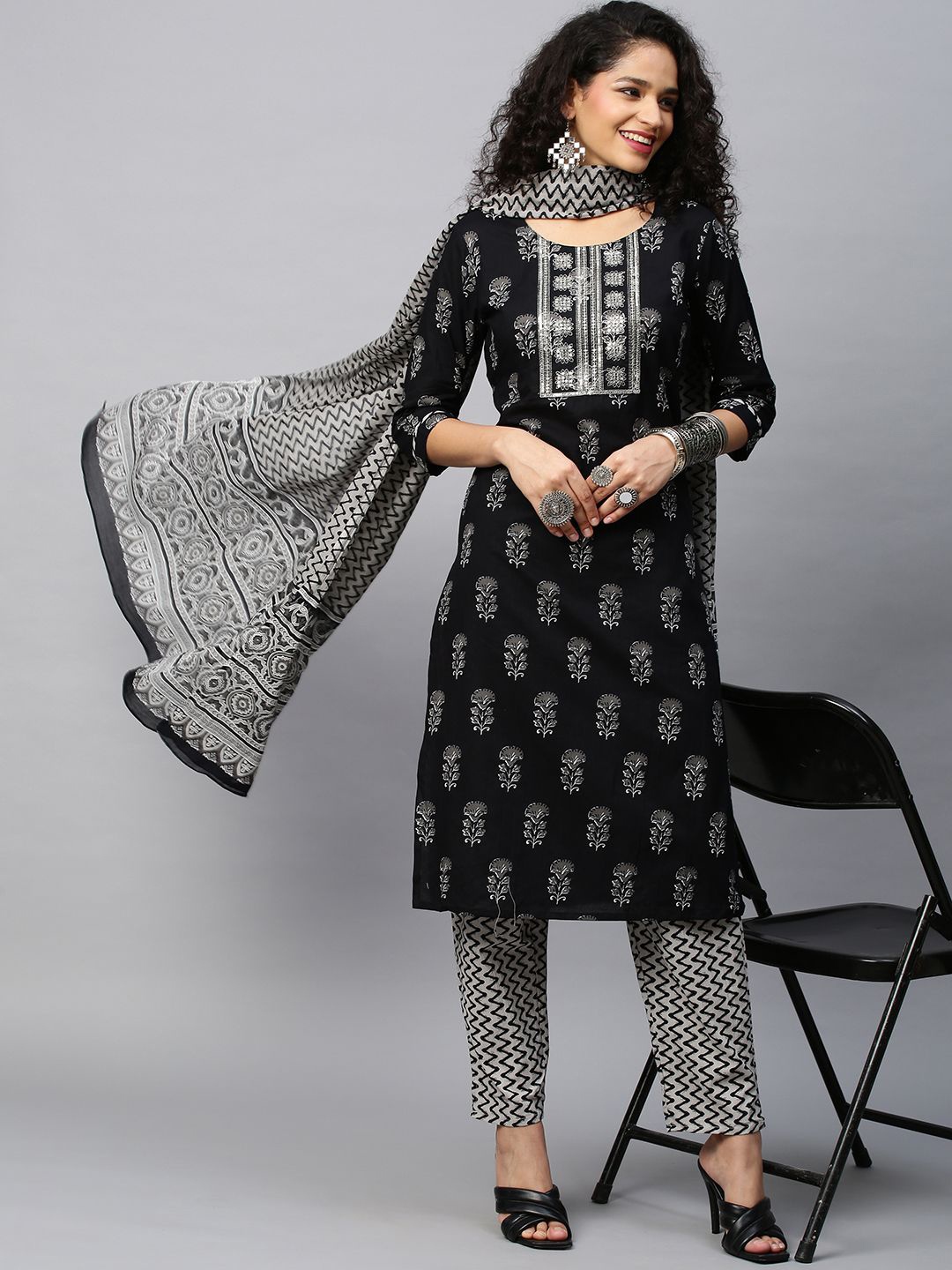 INDYES Women Ethnic Motifs Printed Regular Sequinned Pure Cotton Kurta with Pyjamas & With Dupatta, Black
INDYES Women Ethnic Motifs Printed Regular Sequinned Pure Cotton Kurta with Pyjamas & With Dupatta, Black