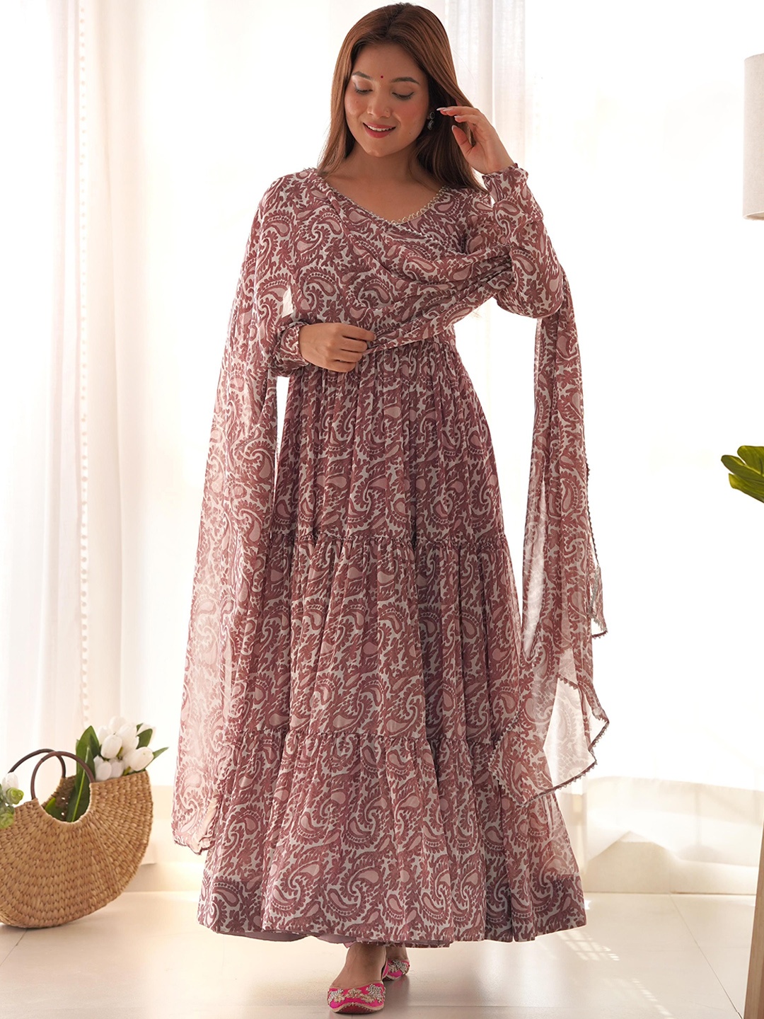 Fusionic Ethnic Motifs Printed Georgette Anarkali Kurta With Trousers & Dupatta, White
Fusionic Ethnic Motifs Printed Georgette Anarkali Kurta With Trousers & Dupatta, White