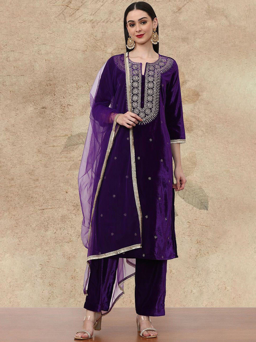 AVANSHEE Women Ethnic Motifs Embroidered Regular Thread Work Velvet Kurta with Trousers & With Dupatta, Purple
AVANSHEE Women Ethnic Motifs Embroidered Regular Thread Work Velvet Kurta with Trousers & With Dupatta, Purple