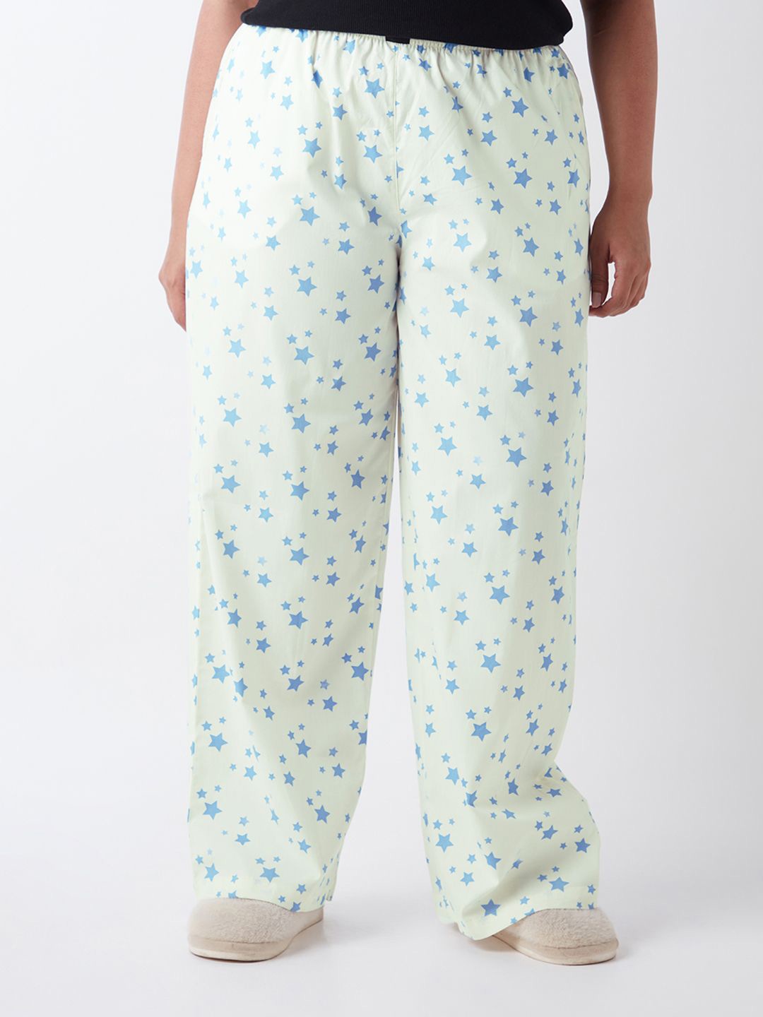 Bewakoof Plus Women's White All Over Printed Plus Size Wide Leg Lounge Pants, Off white
Bewakoof Plus Women's White All Over Printed Plus Size Wide Leg Lounge Pants, Off white