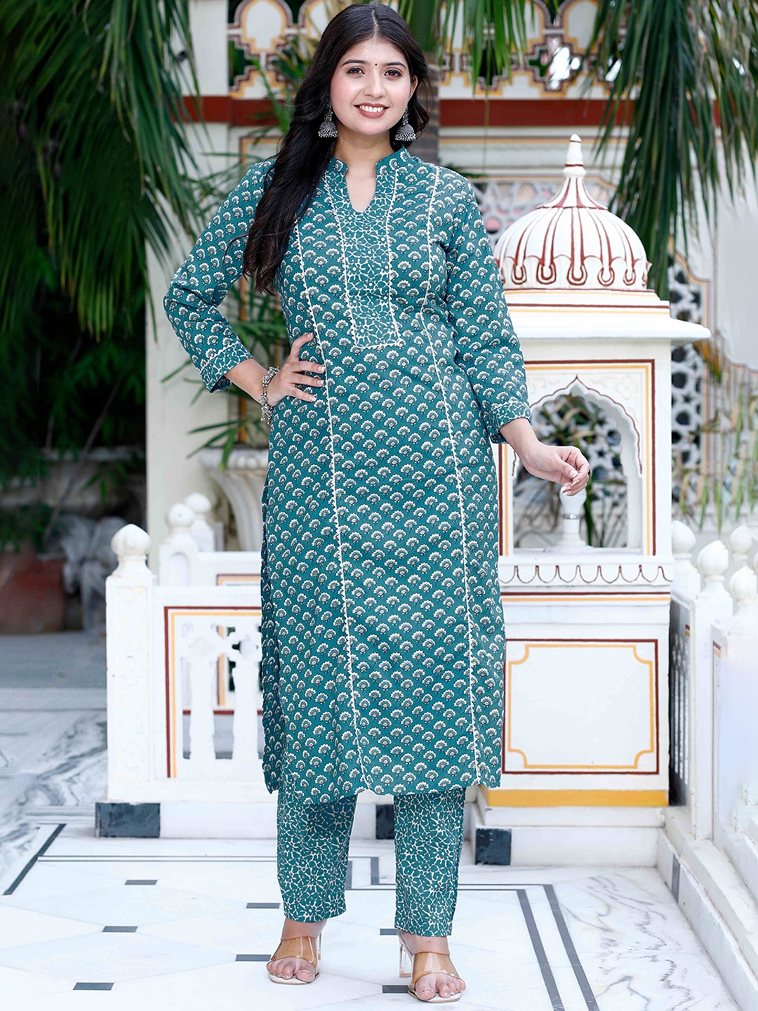 Doriyaan Women Floral Printed Regular Gotta Patti Pure Cotton Kurta with Palazzos, Blue
Doriyaan Women Floral Printed Regular Gotta Patti Pure Cotton Kurta with Palazzos, Blue