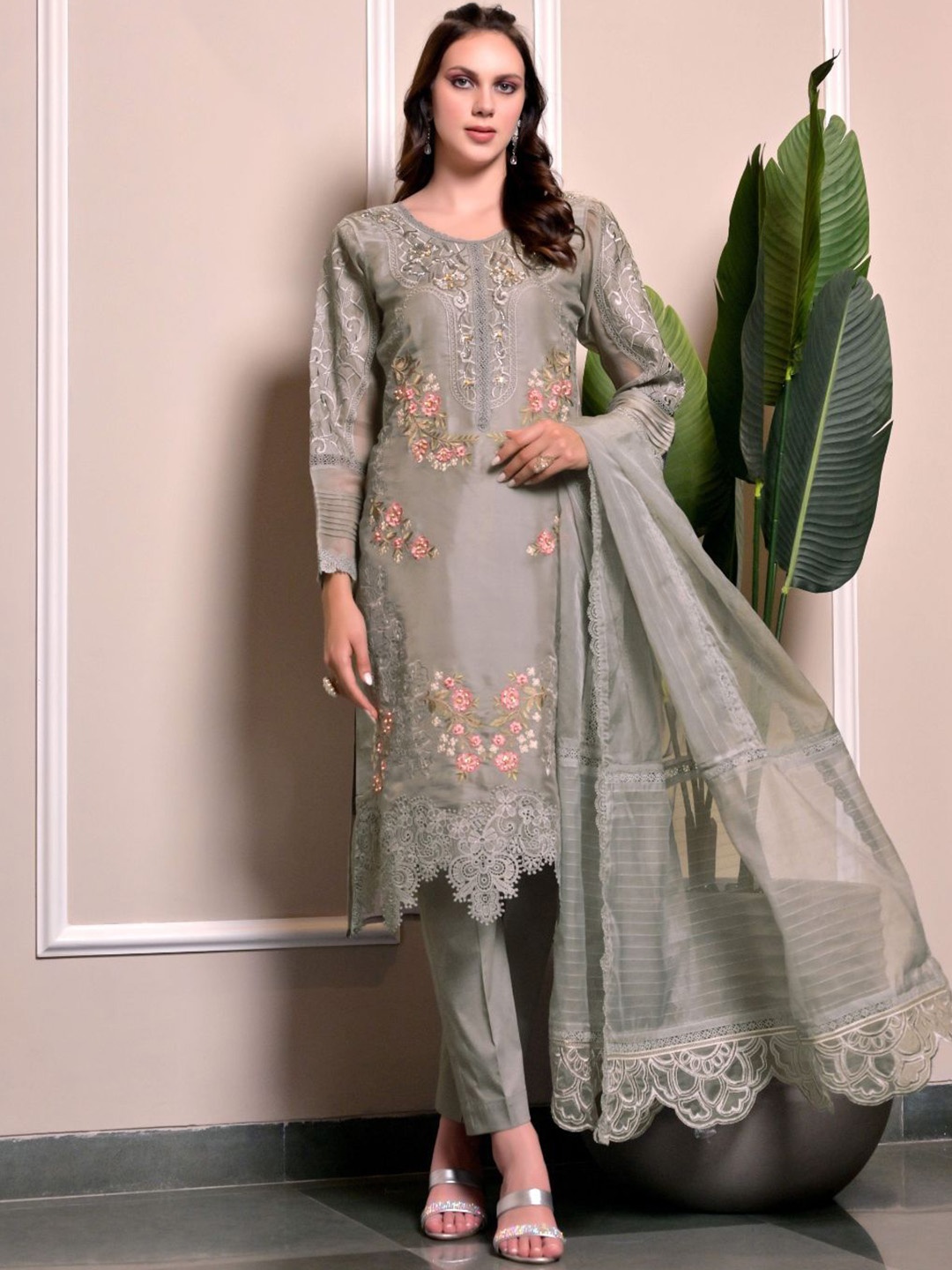 HIBA STUDIO Women Embroidered Panelled Thread Work Kurta with Trousers & With Dupatta, Grey
HIBA STUDIO Women Embroidered Panelled Thread Work Kurta with Trousers & With Dupatta, Grey