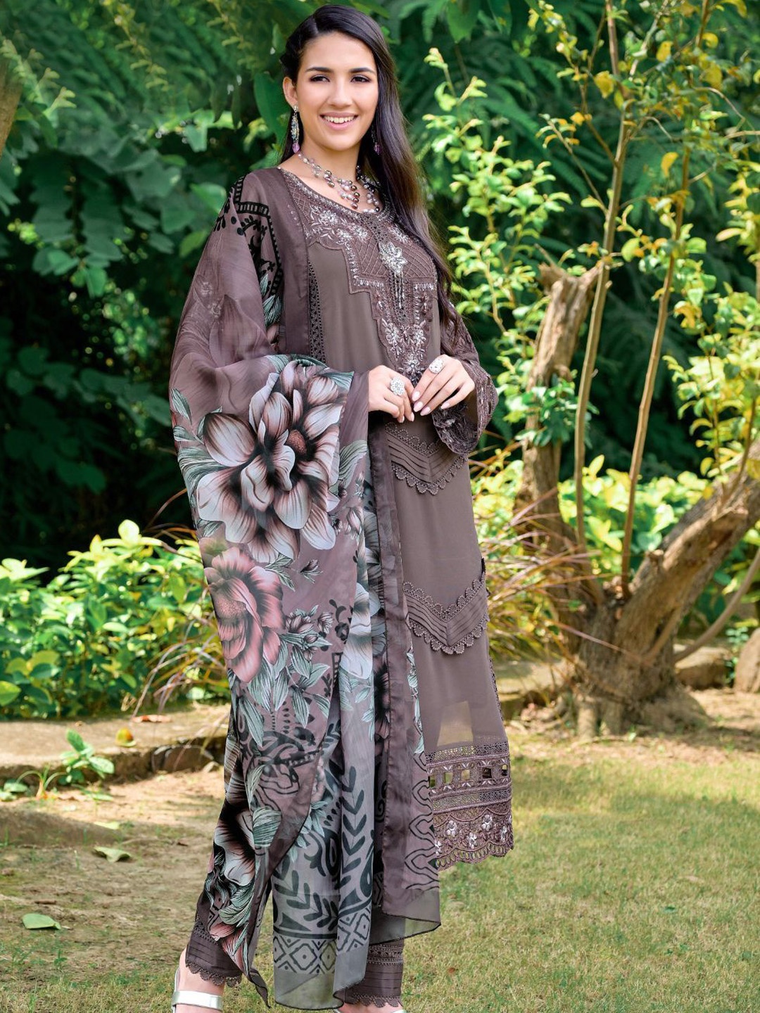 HIBA STUDIO Women Embroidered Regular Mirror Work Kurti with Trousers & With Dupatta, Brown
HIBA STUDIO Women Embroidered Regular Mirror Work Kurti with Trousers & With Dupatta, Brown