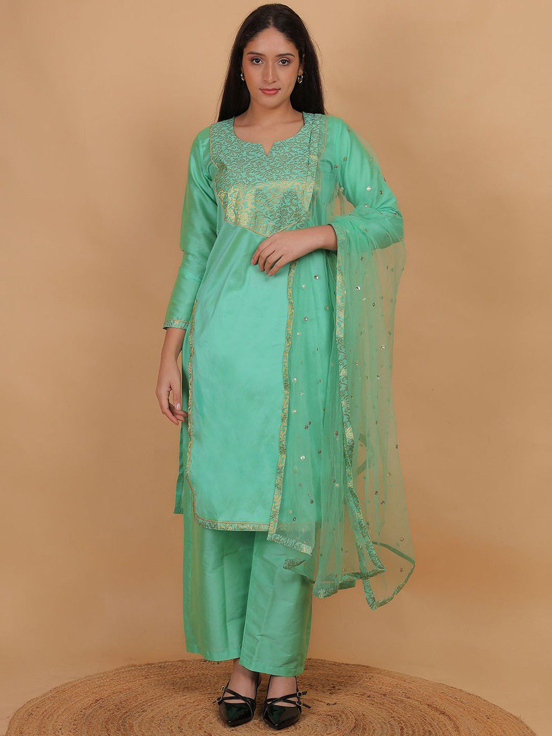 Anikrriti Women Yoke Design Regular Kurti with Palazzos & With Dupatta, Green
Anikrriti Women Yoke Design Regular Kurti with Palazzos & With Dupatta, Green