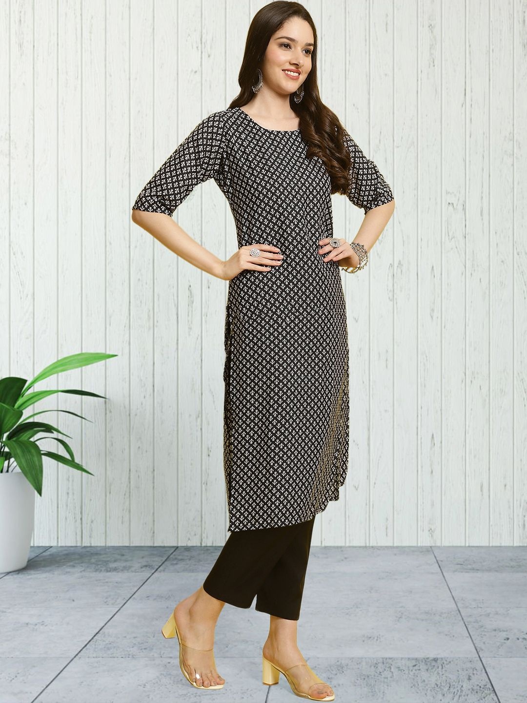 7Threads Women Ethnic Motifs Printed Round-Neck Straight Regular Kurta with Trousers, Black
7Threads Women Ethnic Motifs Printed Round-Neck Straight Regular Kurta with Trousers, Black
