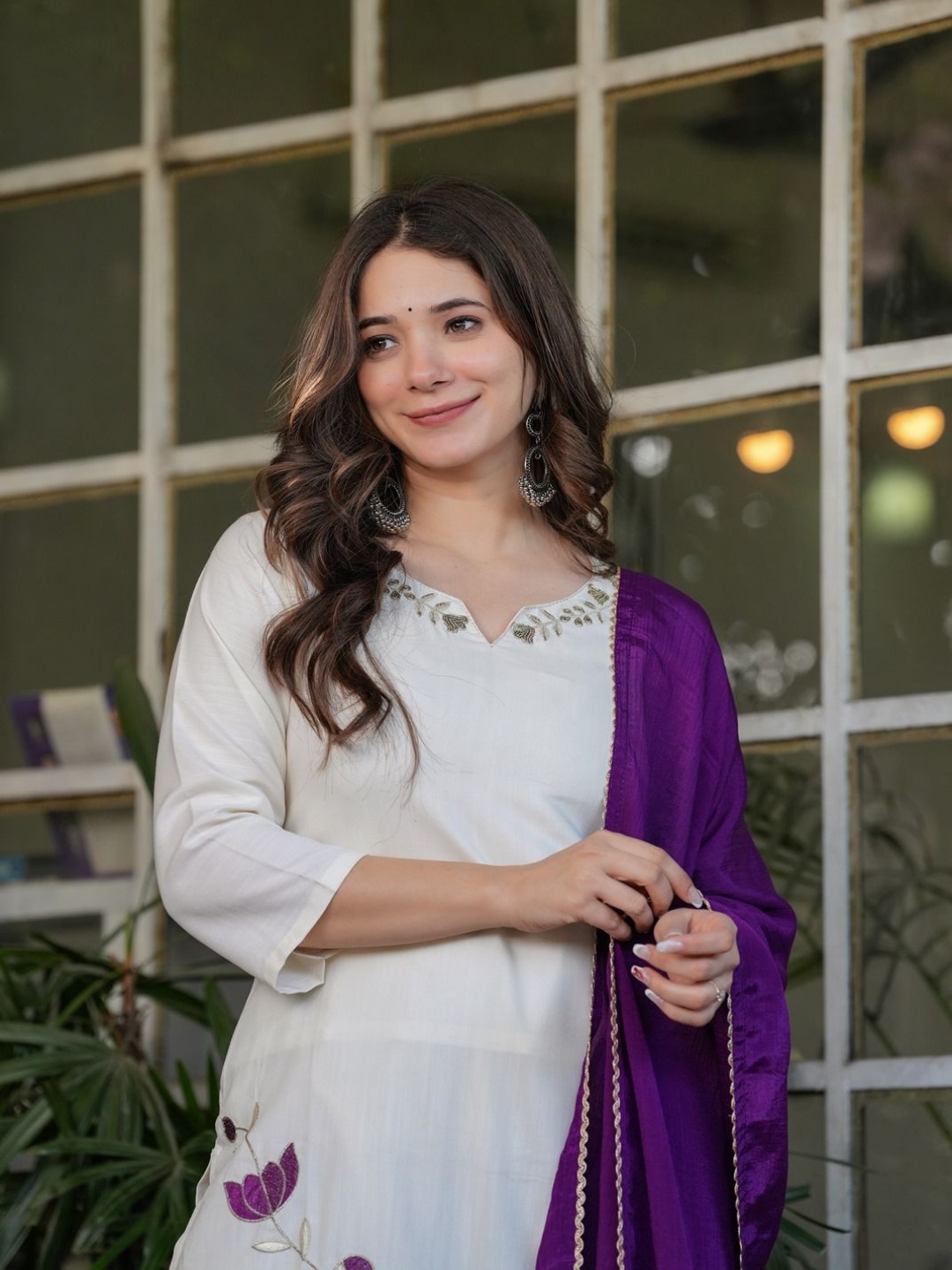 KALINI Floral Embroidered Notch Neck Thread Work Straight Kurta With Trouser & Dupatta, Off white
KALINI Floral Embroidered Notch Neck Thread Work Straight Kurta With Trouser & Dupatta, Off white