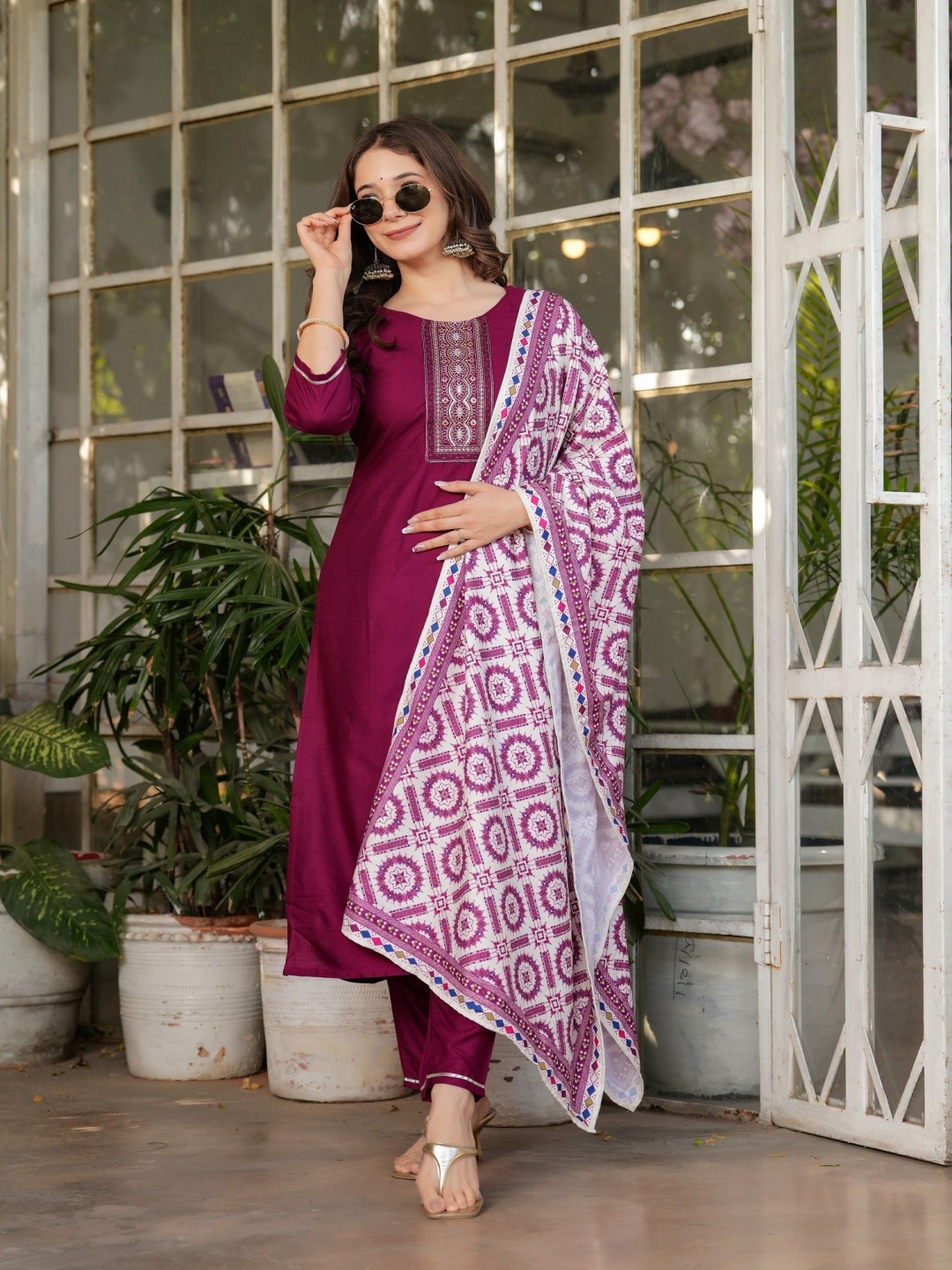 KALINI Ethnic Motifs Sequinne Emboidered Straight Kurta With Trousers And Dupatta, Maroon
KALINI Ethnic Motifs Sequinne Emboidered Straight Kurta With Trousers And Dupatta, Maroon